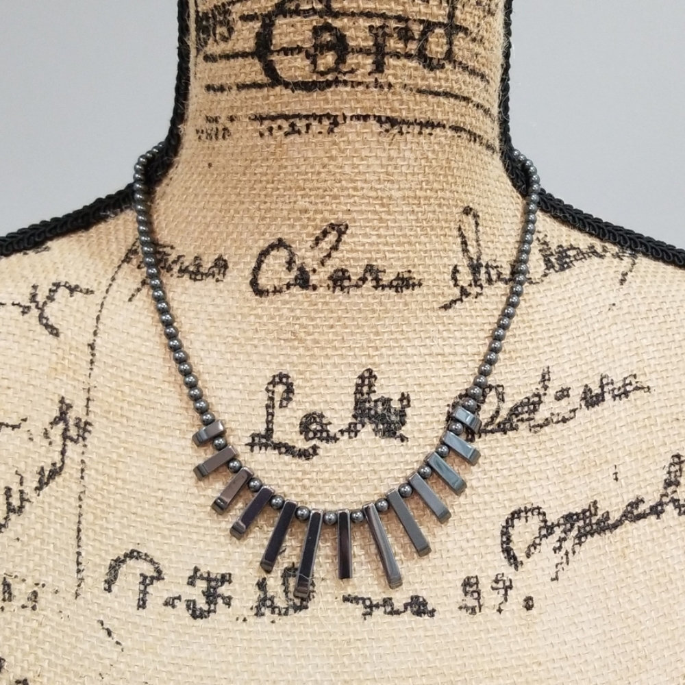 Deco Hematite necklace